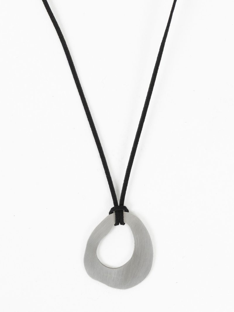 Rode Steel Pendant