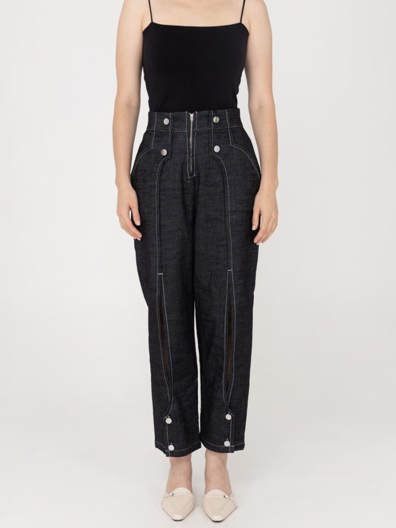 Knee-Slit Jeans