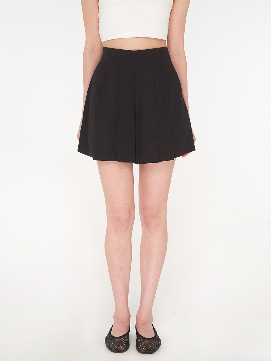 Kyra Short Black
