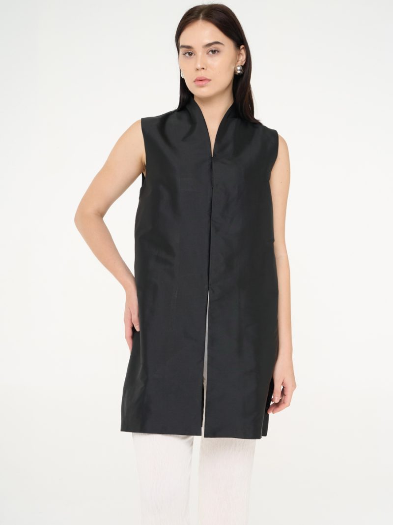Long Sleeveless Collared Vest Black
