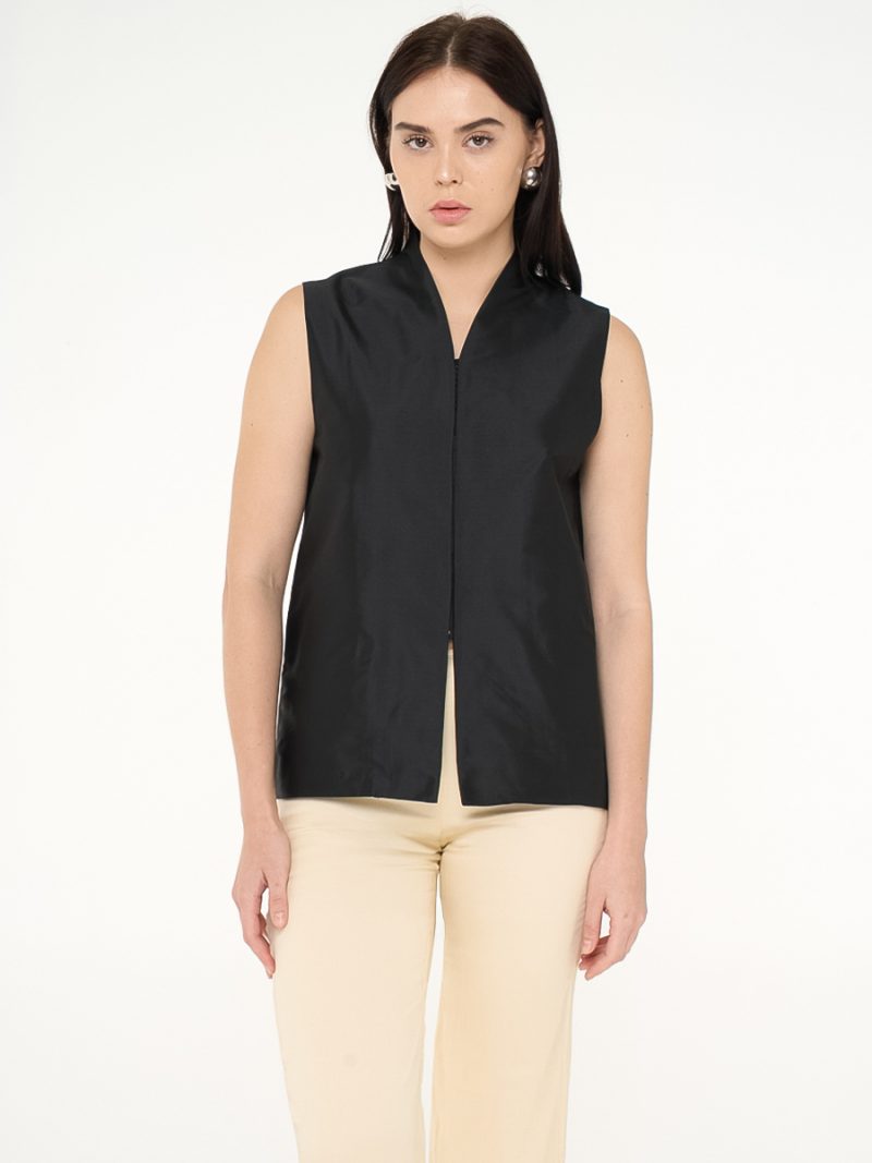 Sleeveless Collared Vest Black